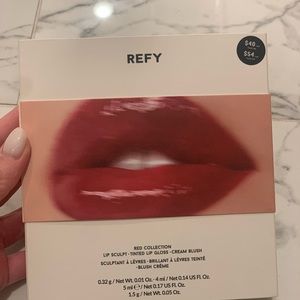 Refy red collection cheek+lip set (sold out) NIB